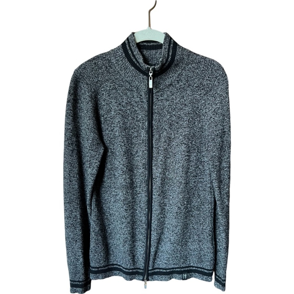 Full zip-up cardigan in marino wool.